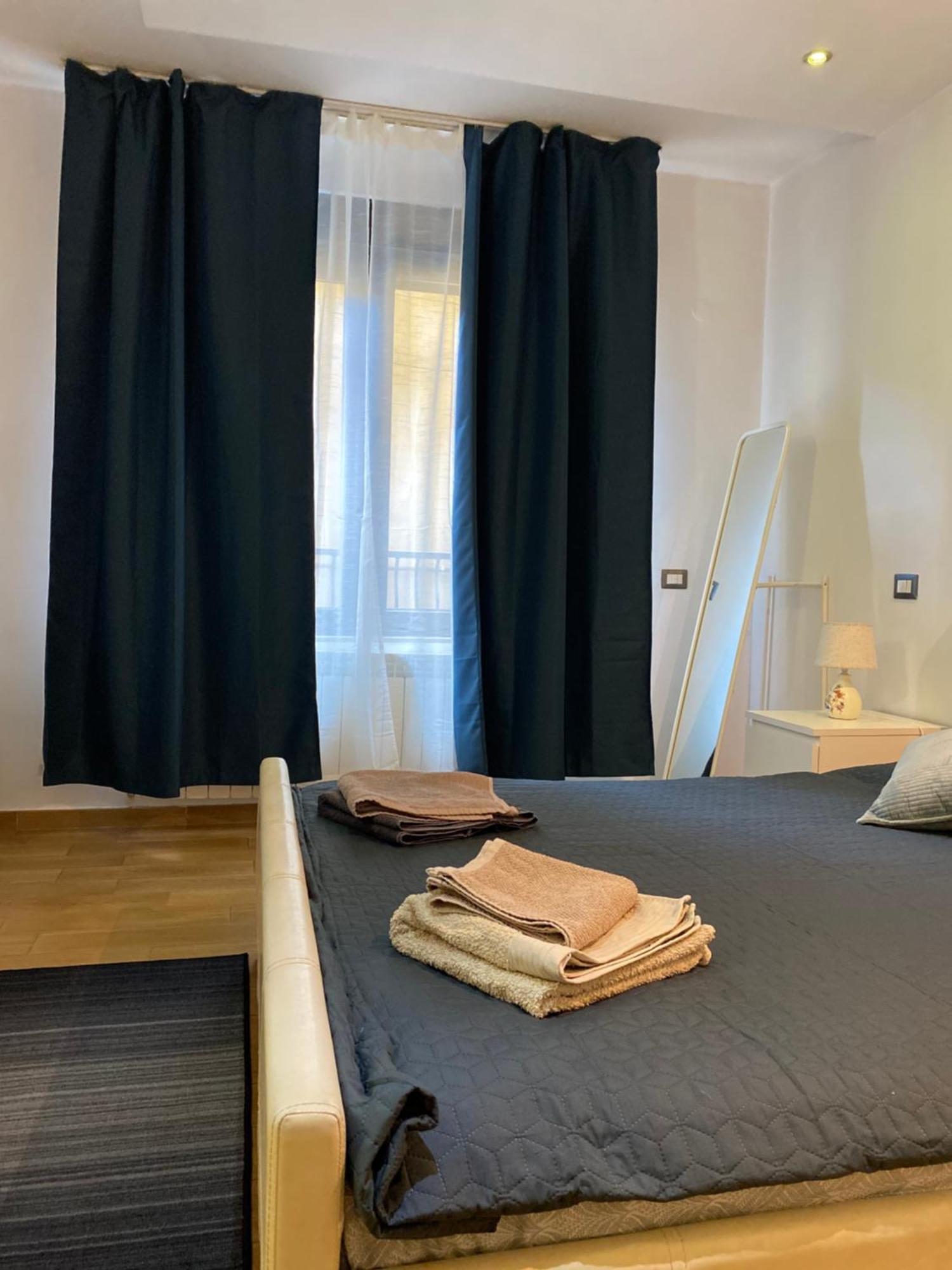 Royal Suite Unirii-2 Bdr Apartment บูคาเรสต์ ภายนอก รูปภาพ