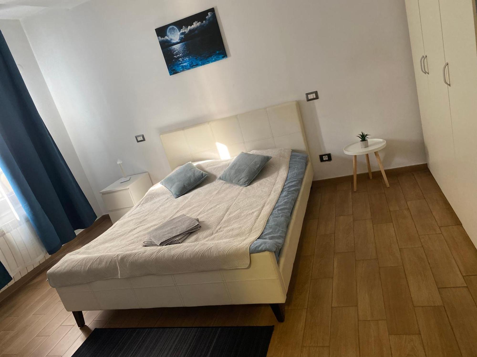 Royal Suite Unirii-2 Bdr Apartment บูคาเรสต์ ภายนอก รูปภาพ