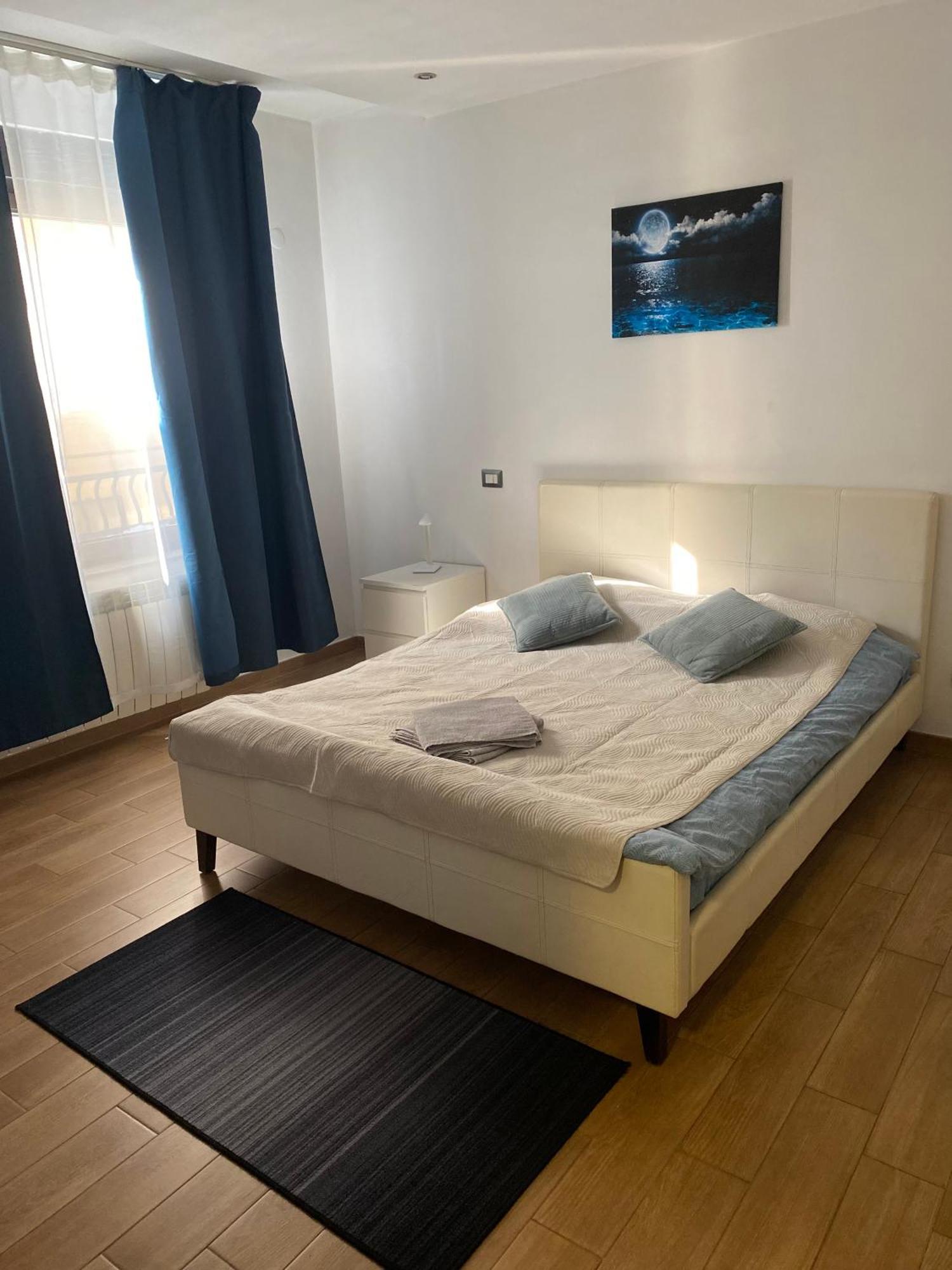 Royal Suite Unirii-2 Bdr Apartment บูคาเรสต์ ภายนอก รูปภาพ